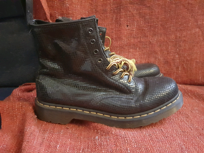 gumtree doc martens